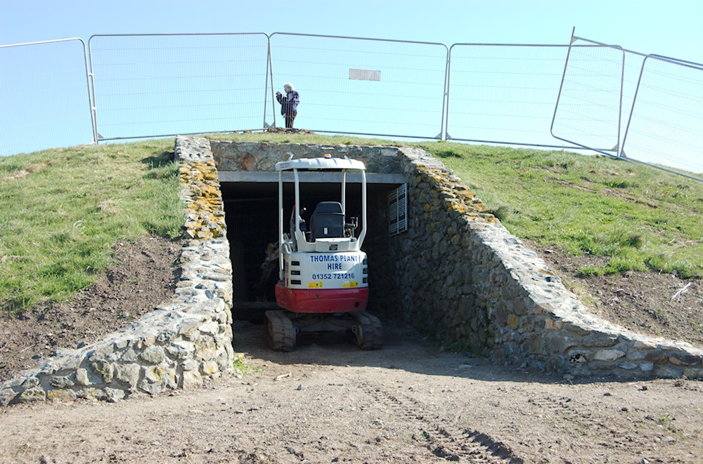 Photo of Barclodiad y Gawres burial chamber